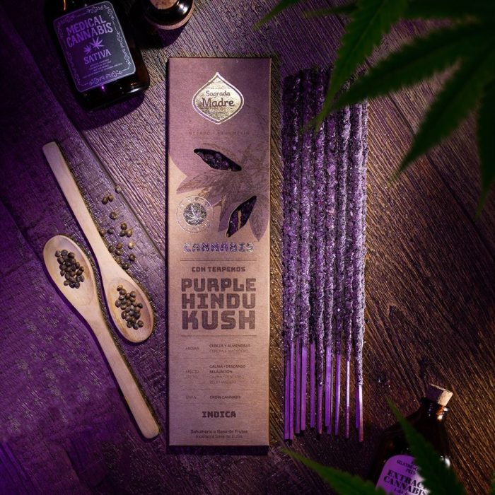 Sagrada Madre Purple Hindu Kush füstölő  Ebben a füstölő pálcában édes és földes, enyhén gyümölcsös jegyek keveredne